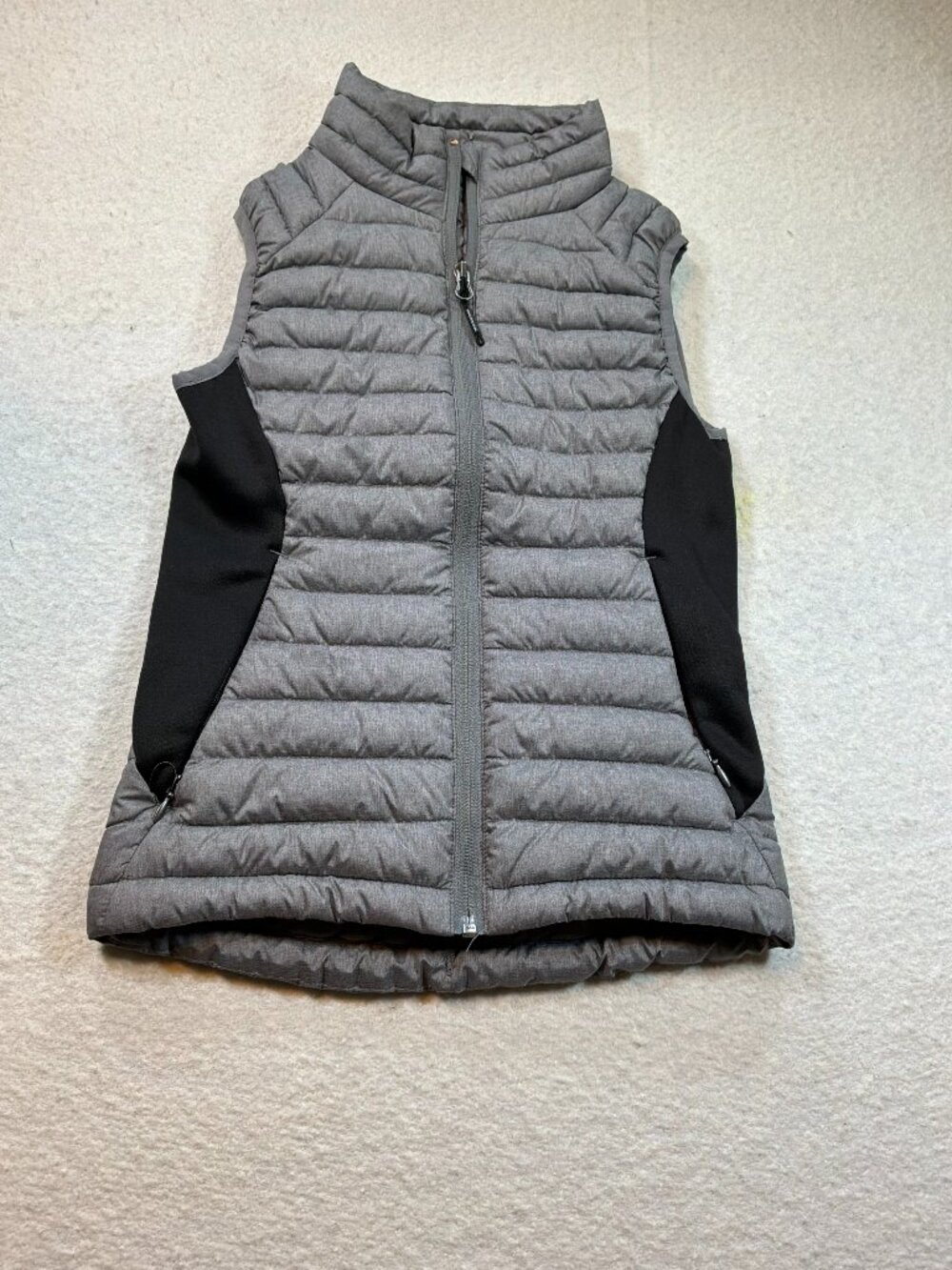 Boulder Gear Women’s XS Puffer Vest Grey Black